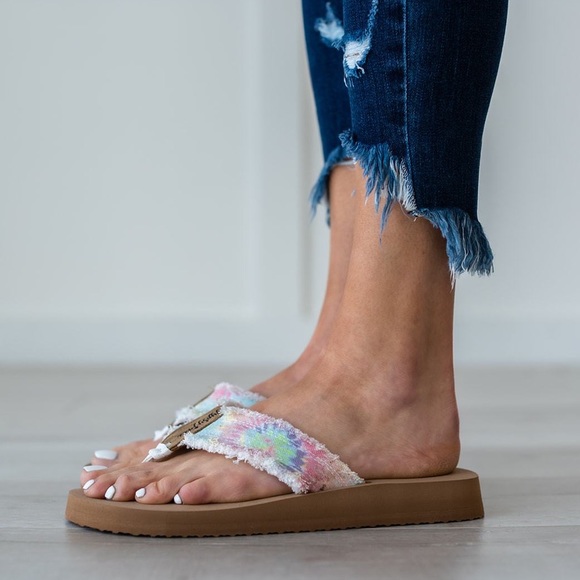 Gypsy Jazz Pastel Tie Dye Flip Flops (brand new in box) - Picture 3 of 8